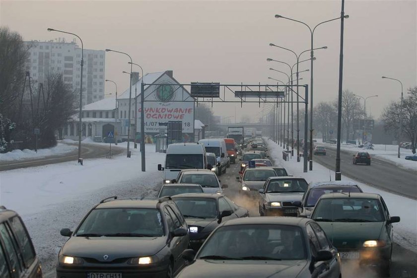 Tir spadł z wiaduktu, a kierowca...