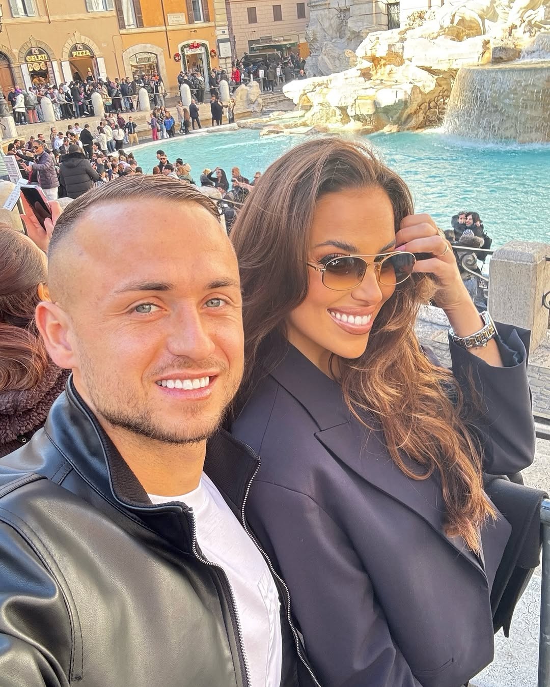 Slovenský futbalista Stanislav Lobotka s partnerkou Simonou Leskovskou.