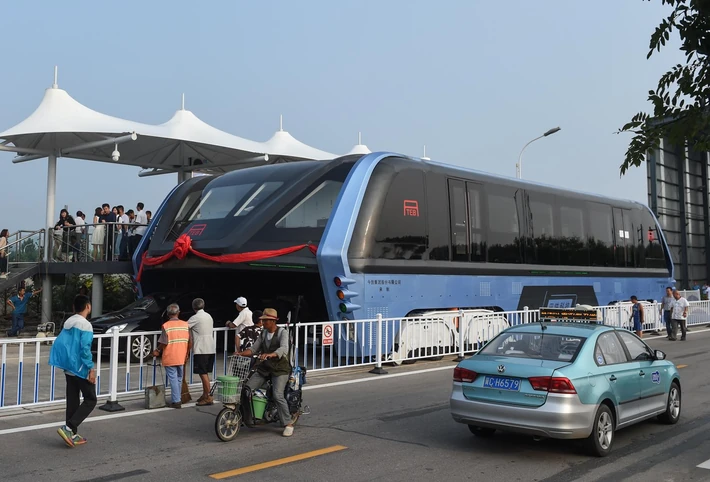 China's Elevated Bus Hits The Road