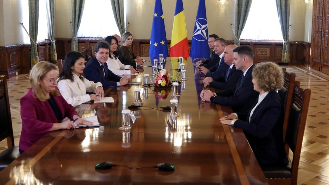 Nicușor Dan anunță al patrulea premier desemnat la ora 21.00, după mai bine de 5 ore de consultări. PSD l-a propus pe Grindeanu, PNL refuză un Guvern PSD, iar AUR și USR vor anticipate