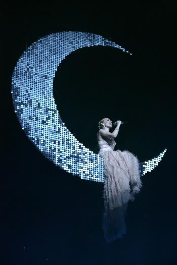 Kylie Minogue na Księżycu