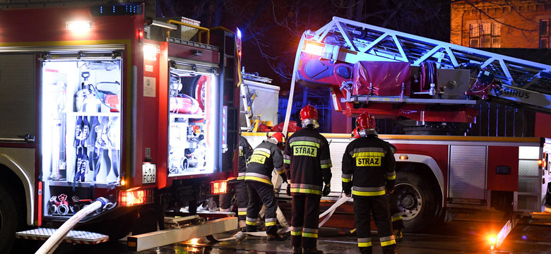 "Strażacy przystąpili do rozwiniętego pożaru". Nie żyje 58-letnia kobieta