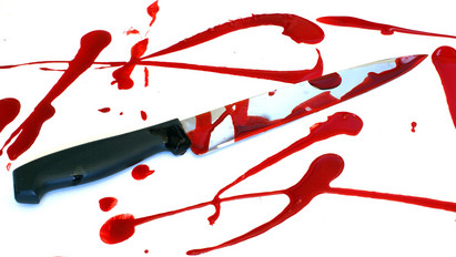 "Megöllek" - kiabálta a 62 éves asszony, aki késsel szúrta hátba férjét