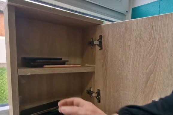 "AKO NAS UHVATE S TELEFONOM, DOBIJAMO 3 IZ VLADANJA" Evo šta sve obuhvata Nacrt zakona o zabrani mobilnih u školama: Roditelji posebno ukazali na jednu stvar