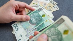 Nawet 2469 zł dla rodziny. Wielu nie wie, że może dostać takie wsparcie