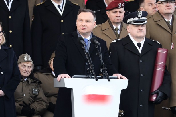 To państwa wielka zasługa, że dzisiaj mamy wolną, suwerenną Polskę, a dla mnie jest wielką radością, że ta wolna, suwerenna, niepodległa Polska czci swoich bohaterów - mówił Andrzej Duda