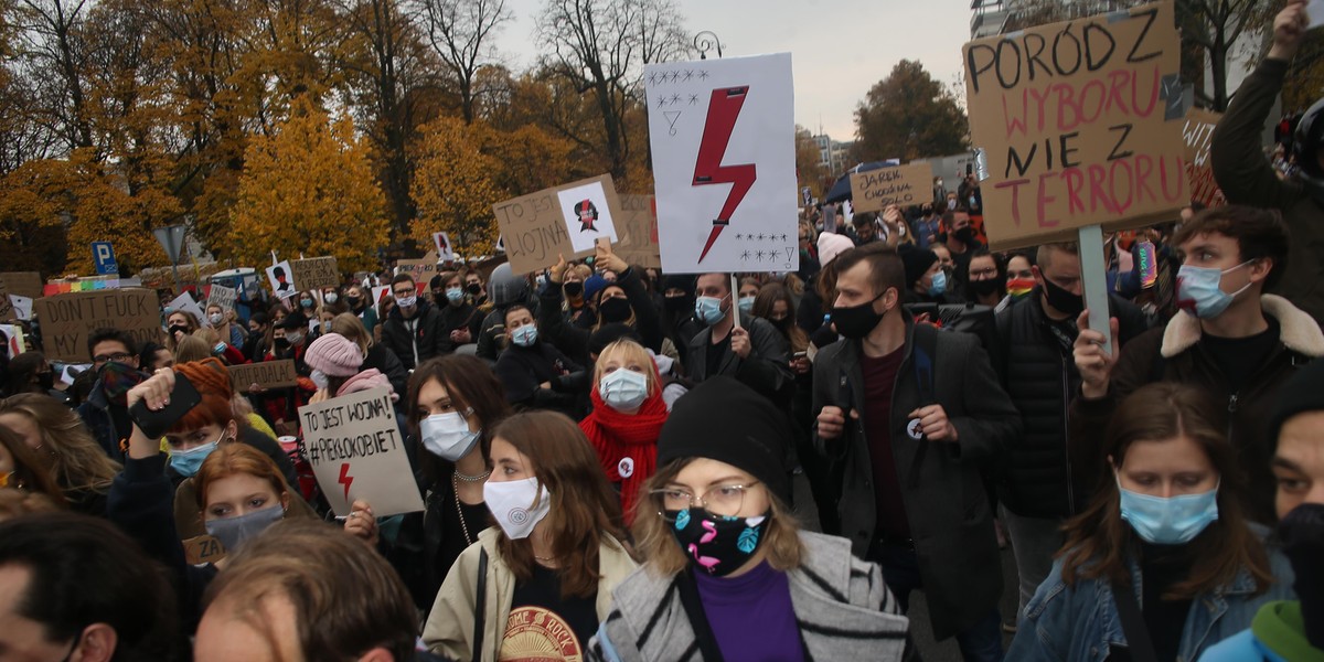 Rośnie temperatura emocji po orzeczeniu Trybunału, które delegalizuje przerywanie ciąży w przypadku uszkodzenia genetycznego 