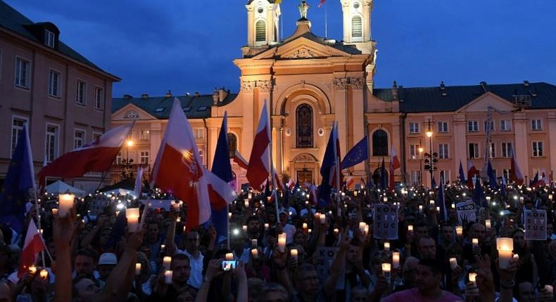 Thousands protest in Warsaw against the controversial reform of the Supreme Court