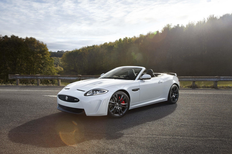 Jaguar XKR-S: drapieżne kabrio