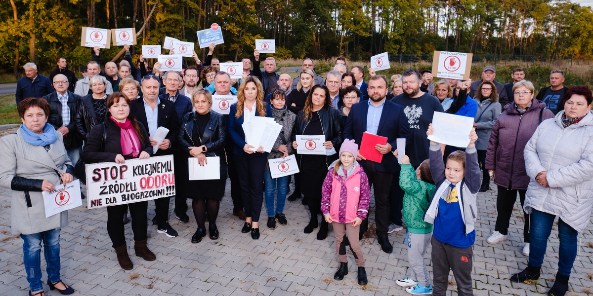 Mieszkańcy Bierunia protestują przeciwko budowie biogazowni w sąsiedztwie ich domów. 