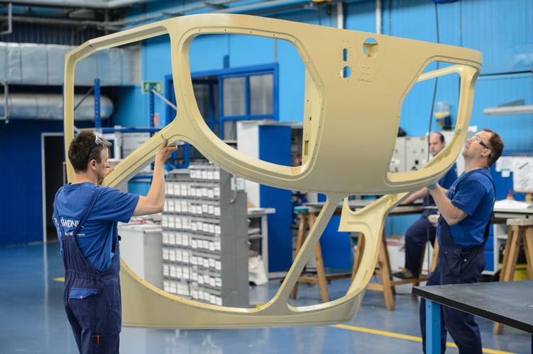 Kokpit śmigłowca AW149 składa się z czterech ekranów wielofunkcyjnych. 
<br><br>

fot. (mr) PAP/Wojciech Pacewicz