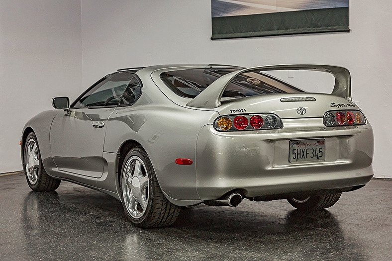 Toyota Supra 4. generacji w wersji targa 