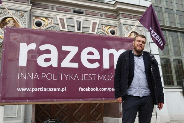 - Razem ma po prostu wielu liderów. I ta formuła zdała egzamin. Warto podkreślić, że od początku podchodziliśmy do kwestii zarządzania partią bez naiwności- mówi Adrian Zandberg