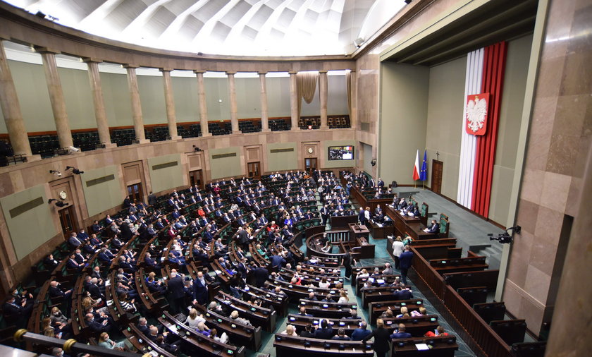 Sejm głosował za zmianami zaproponowanymi przez rząd.