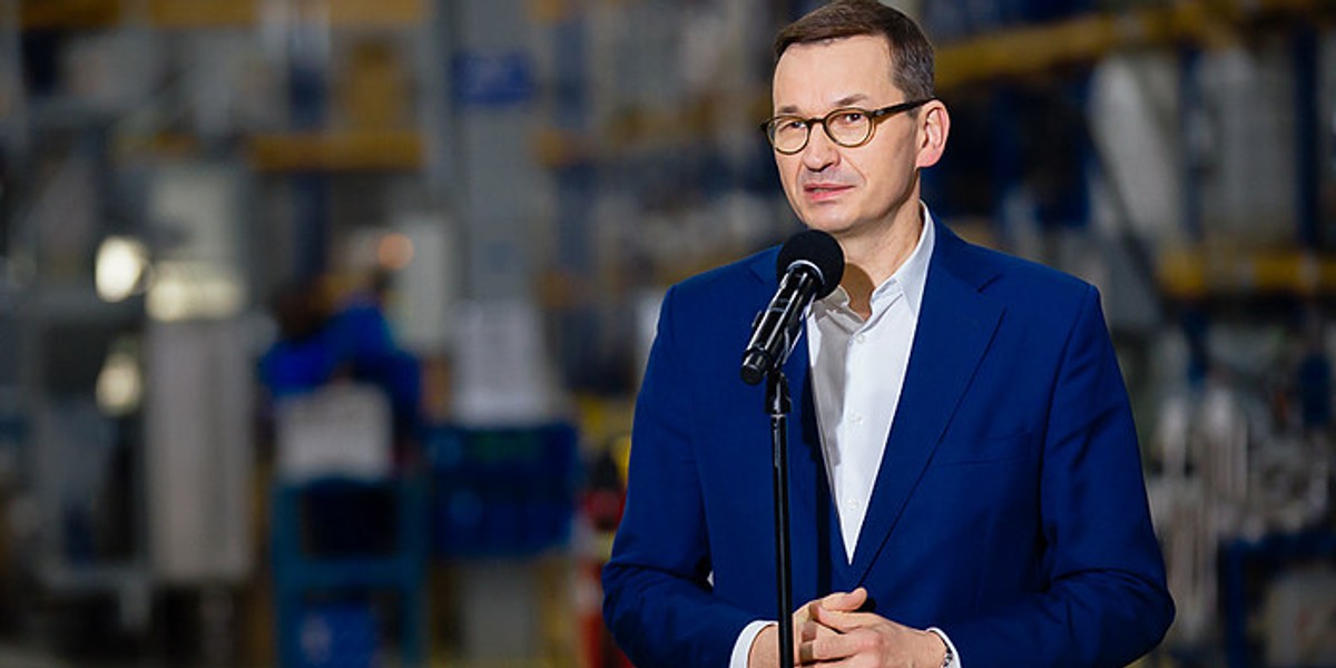 Mateusz Morawiecki powiedział, że gospodarka jest powoli otwierana, choć ma nadzieje, że "w kolejnych tygodniach dane epidemiczne pozwolą nam na podjęcie kolejnych decyzji".