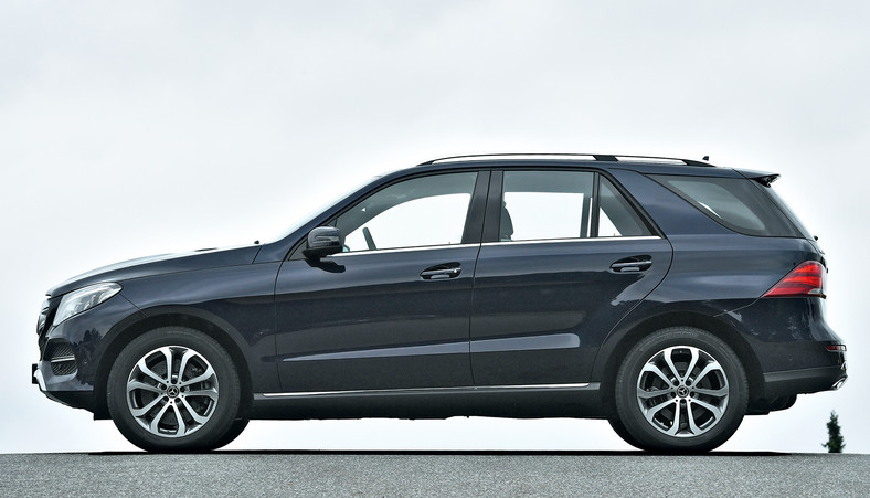 Mercedes GLE 350 d
3,0 l, 6 cyl., 258 KM, 620 Nm, 2301 kg