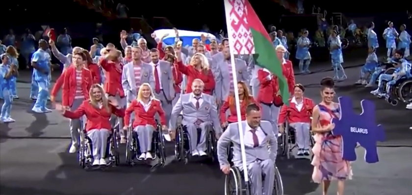 Paraolimpiada Rio 2016: Andrej Fomoczkin niósł rosyjską flagę. Będzie miał kłopoty