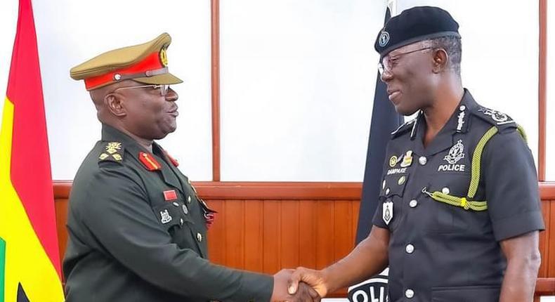 Chief of Defence Staff pays courtesy call on IGP at Police Headquarters