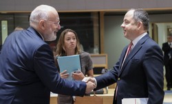 Timmermans: Obawy Komisji Europejskiej co do praworządności w Polsce rosną