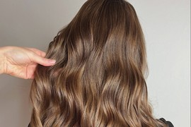 3 trendi BOJE ZA KOSU koje su NAJLEPŠE za žene 40 plus: Instant BRIŠU GODINE i izgledaju božanstveno na licu