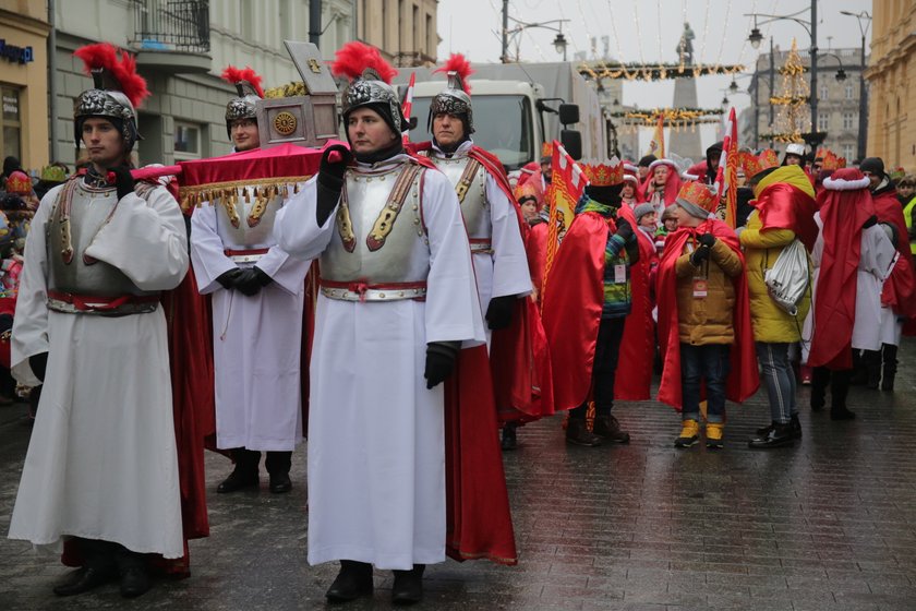 Orszak i bieg w święto Trzech Króli 