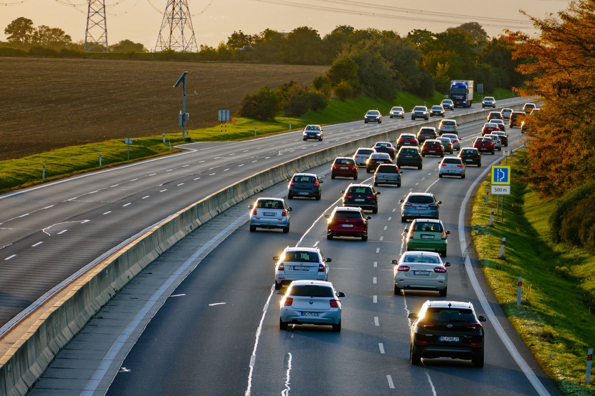 Obowiązkowe badania dla starszych kierowców. Komisja Europejska stawia warunki