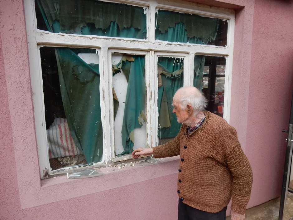 Cvetković pokazuje kuda je razbojnik upao u kuću