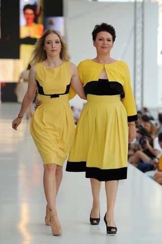 Małgorzata Pieńkowska z córką na Warsaw Fashion Street 2012