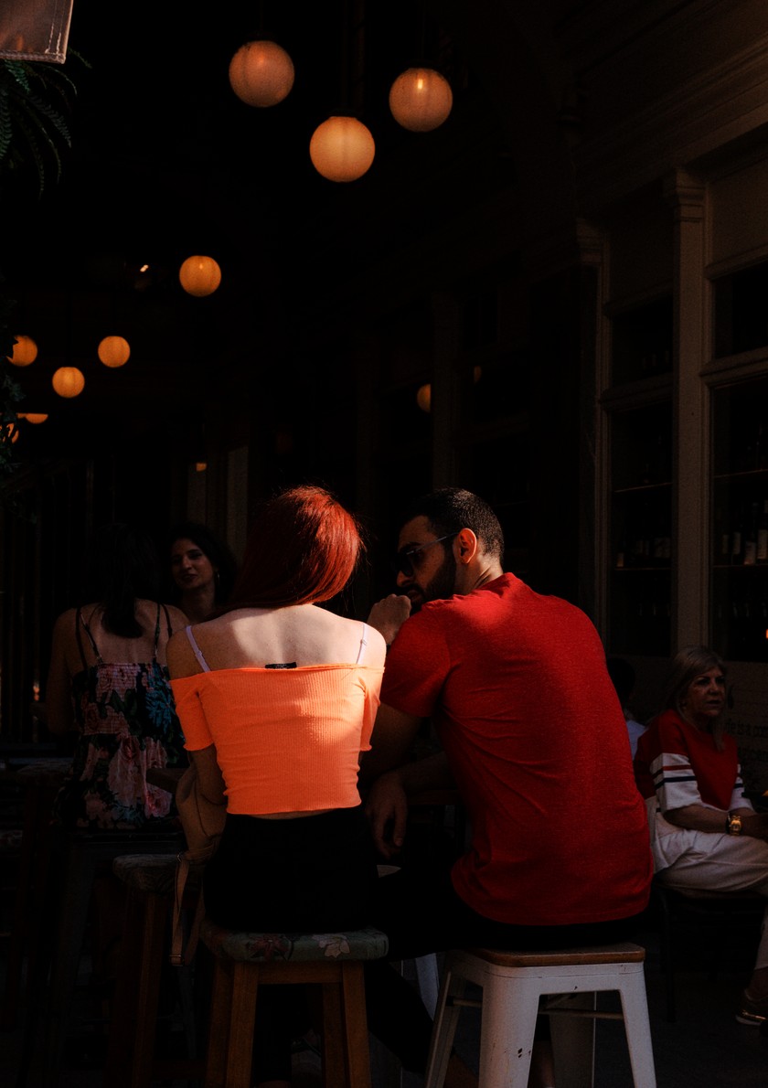 Gesellig: Das Zentrum Athens ist zu jeder Tages- und Nachtzeit voller Menschen, Musik und Leben.