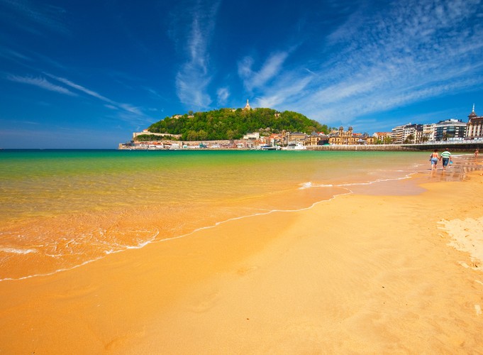 Plaża w okolicy San Sebastian w Hiszpanii