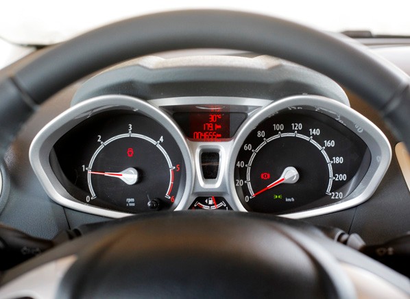 wardo trzyma drugą lokatę
zaraz za volkswagenem
golfem - zdarzyło się nawet tak, że strąciła mu koronę