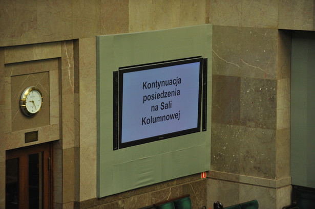 Sejm, obrady przeniesione do Sali Kolumnowej