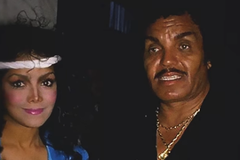 "Otac je dolazio u moj krevet i SILOVAO me, majka je SVE ZNALA! Ono što mu je GOVORILA, pamtiću dok sam živa", sestra MAJKLA DŽEKSONA otkrila jezivu istinu o svojoj porodoci - javnost zgranuta