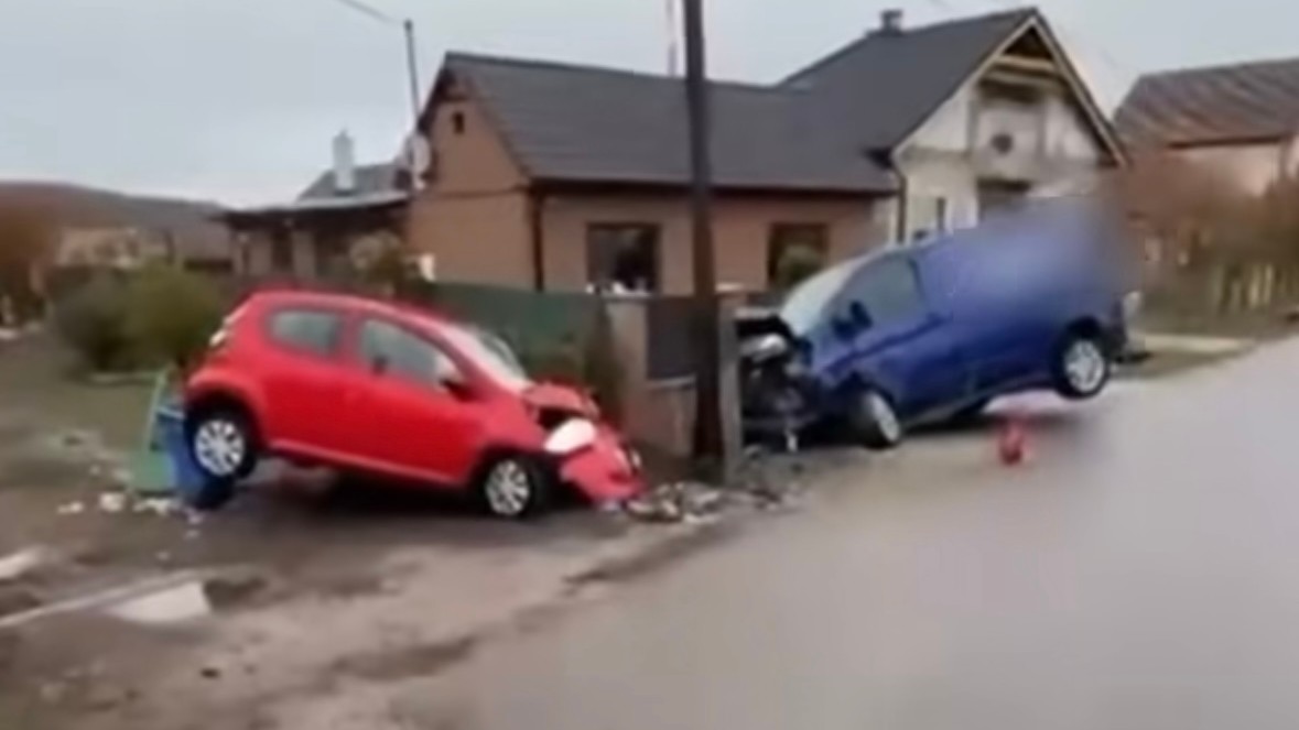 Pri dopravnej nehode v obci Rumince sa vážne zranila jedna žena. 
