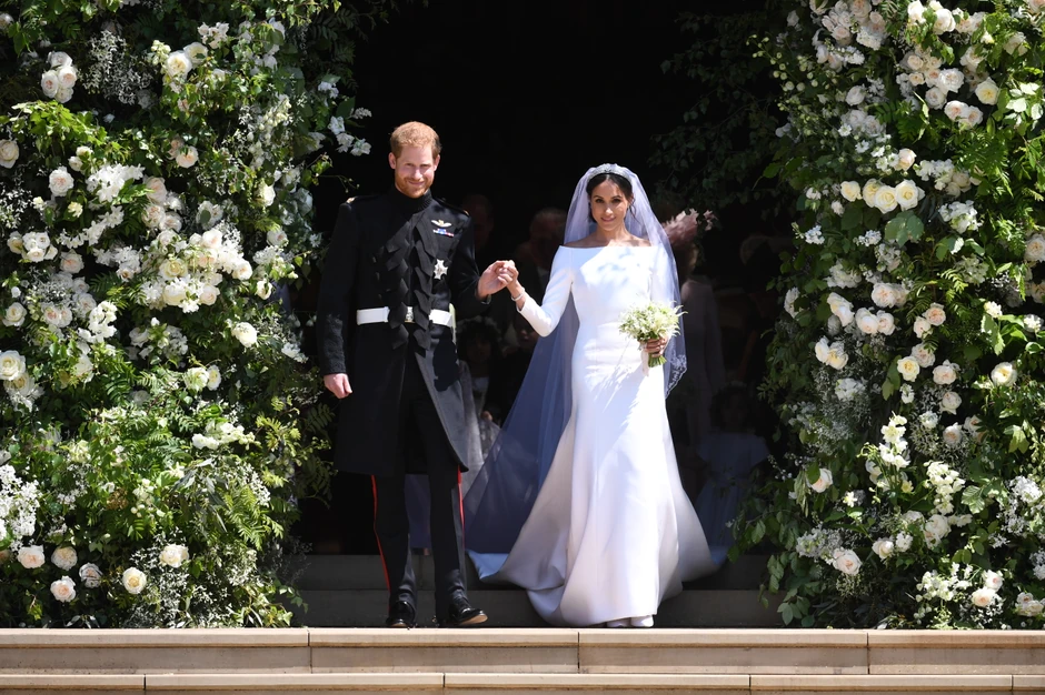 Hari i Megan ispred kapele nakon venčanja