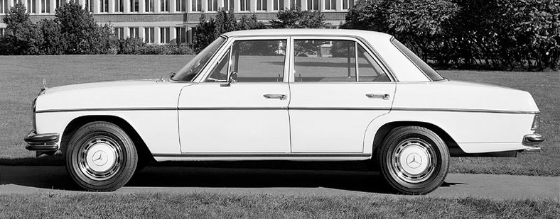 Mercedes-Benz E: historia gwiazdy klasy średniej wyższej (250 fotografii)