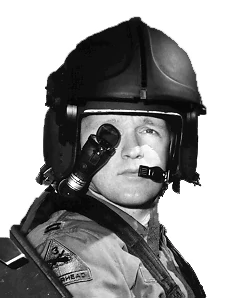 Integrated Helmet and Display Sighting System (IHADSS), jedne z pierwszych seryjnie produkowanych urządzeń klasy rzeczywistości rozszerzonej – US Army w 1982 roku