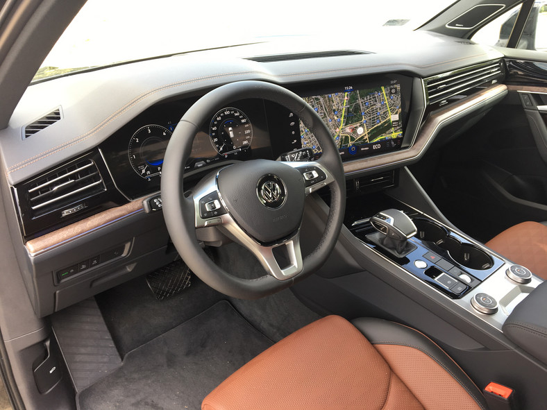 Volkswagen Touareg 3.0 V6 TDI – efektownie, komfortowo i bardzo… drogo