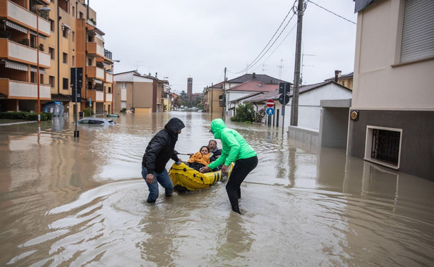 Nowa fala ulewnego deszczu nawiedza Włochy
