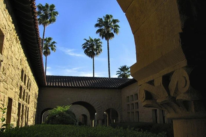 3. Stanford University (USA)