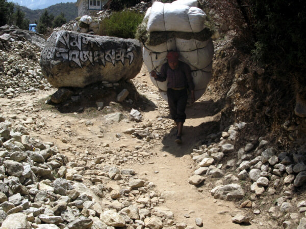 Szerpowie, życie z widokiem na Everest