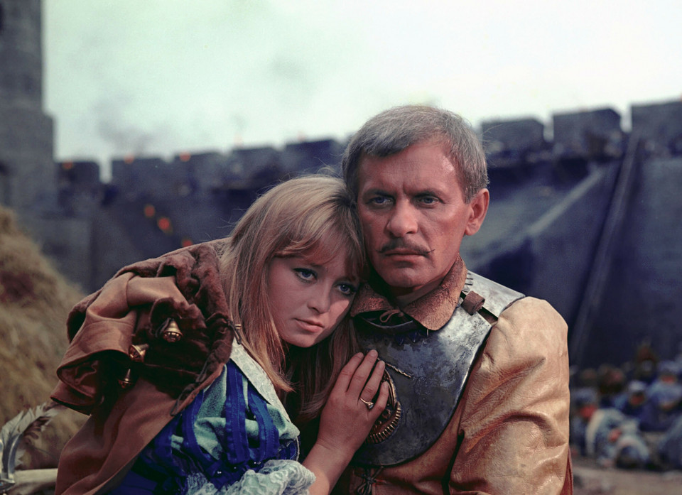 "Pan Wołodyjowski", reż. Jerzy Hoffman, 1969 r. Magdalena Zawadzka i Tadeusz Łomnicki w scenie z filmu