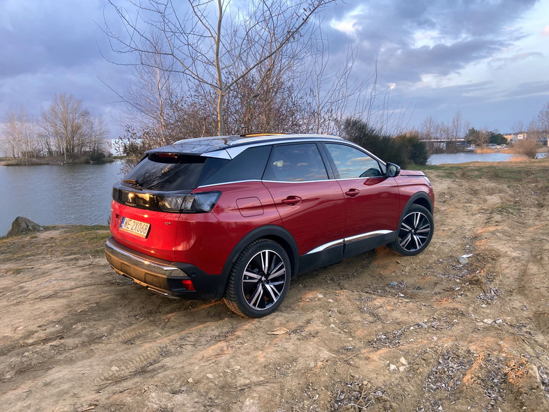 Peugeot 3008 GT pokazał kły - czyli, SUV widoczny w tłumie