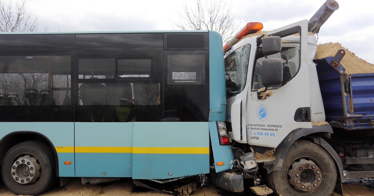 Wypadek Autobusu W Katowicach 9 Osob Rannych