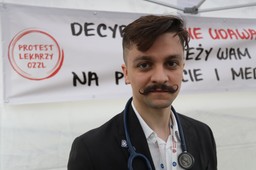 Szkolenie lekarzy w Polsce: Jeden rezydent na 300 pacjentów, brak wsparcia i fikcyjne staże