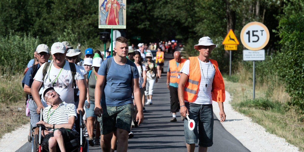 70 tys. pielgrzymów dotarło pieszo na Jasną Górę