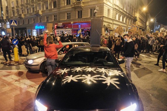 Poznań - kolejny dzień protestów po decyzji TK w sprawie aborcji