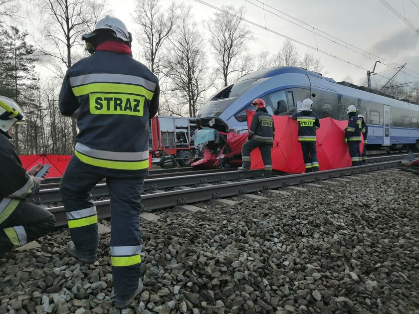 Tragedia na przejeździe kolejowym w Łódzkiem.