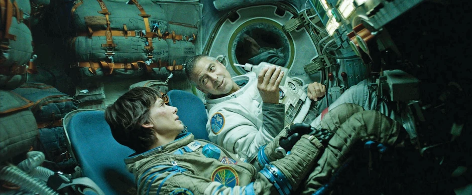 Sandra Bulok i 
Džordž Kluni u
"Gravitaciji"