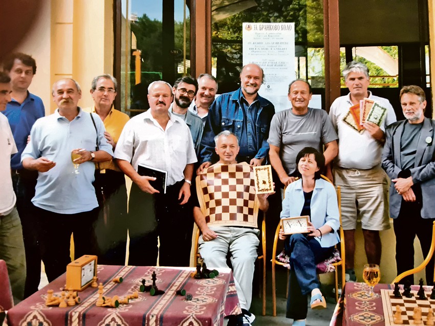 U predahu ispred hotela Boem u Sremskim Karlovcima 1996.